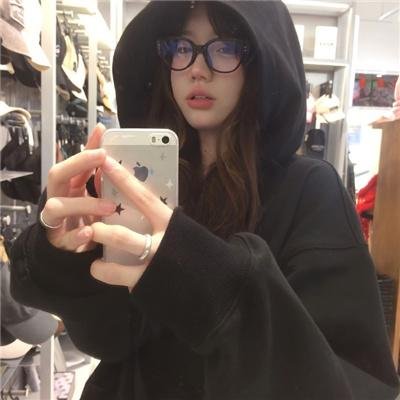 小河亲过我的脸